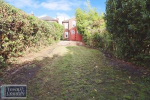 Ladysmith Avenue - click for photo gallery